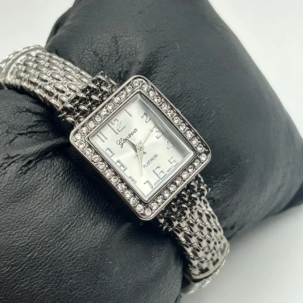 Geneva Platinum Women’s Fashion Watch Working New Battery